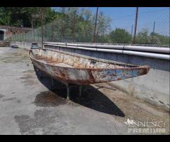 Barca Di Ferro Da Fiume Senza Motore