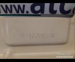 Alloggio parafango renault captur 631227839r - 6