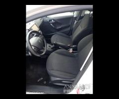 Peugeot 208 HDi 75cv euro6 - 10
