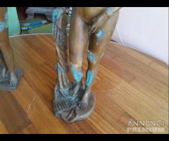 Statuette Raffiguranti Donne In Bronzo - Metallo - 7