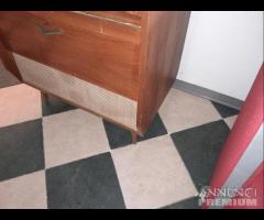 Giradischi Vintage Con Mobile - Radio In Legno