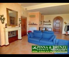 S. GIUSTA - VILLA a 4,5 km dall'abitato