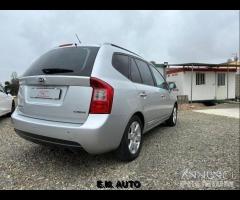 Kia Carens 2.0 CRDI 7 POSTI - 6