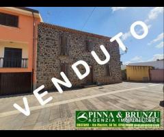 NARBOLIA - CASA TIPICA del posto Pietra