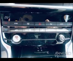 JAGUAR XE 2.0 D 180 CV aut. Prestige pelle - nav - 14
