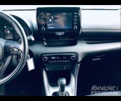 TOYOTA Yaris 1.5 Hybrid 5 porte Business - 25