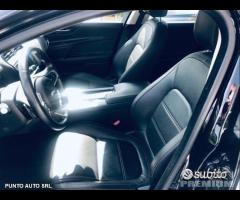 JAGUAR XE 2.0 D 180 CV aut. Prestige pelle - nav - 24