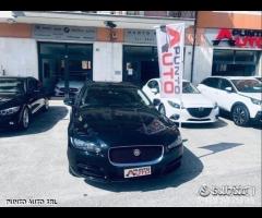 JAGUAR XE 2.0 D 180 CV aut. Prestige pelle - nav - 29