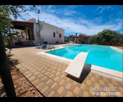 Villa con piscina - 12