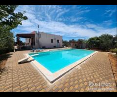 Villa con piscina - 13