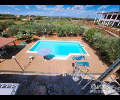 Villa con piscina - 16