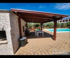 Villa con piscina - 21