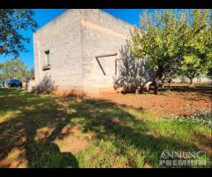 Terreno con vano in località S. Barbato