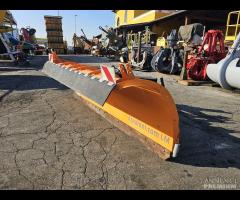 LAMA SGOMBRANEVE BUCHER mod: LM32