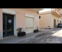 Castelvetrano locale uso commerciale
