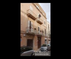 Castelvetrano prestigioso app. in centro di 6 van