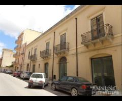 Castelvetrano locale commerciale 230mq