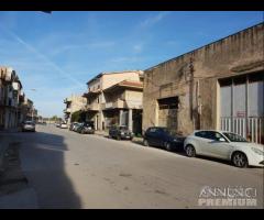 Castelvetrano ampio magazzino in zona semicentral