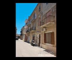 Castelvetrano ampio app. piano 2 a pochi passi dal