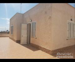 Triscina villa vista mare con giardino