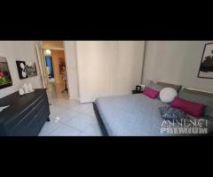 Palermo app. di vani 5 via Orazio Antinori piano 2 - 19