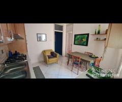 Palermo app. di vani 5 via Orazio Antinori piano 2 - 25