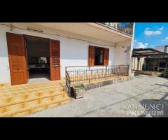 Selinunte casa ind. 6 vani con giardino - 11