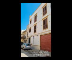 Castelvetrano Intero stabile con garage, 2 app + g