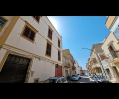 Castelvetrano Intero stabile con garage, 2 app + g - 10
