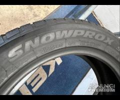 2 gomme 215/55 R17. Toyo Invernali all 90%