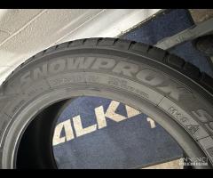 2 gomme 205/55 R16. Toyo Invernali al 90%