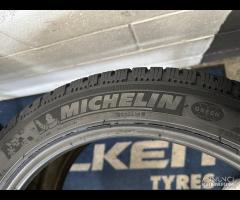 275/40 R19 e 245/45 R19. Michelin Invernali al 90%