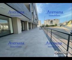 Locale commerciale con spazio antistante - 6