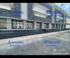 Locale commerciale con spazio antistante - 7