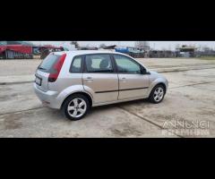 Ford fiesta 1.4 diesel automatico - 6