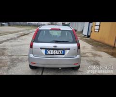 Ford fiesta 1.4 diesel automatico - 8