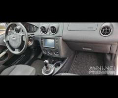 Ford fiesta 1.4 diesel automatico - 18