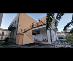 Intero stabile 700mq a Fiumefreddo di Sicilia - 15