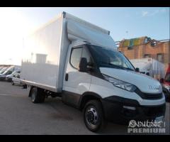 Daily 35-14 furgone 4,40 2019 km 120000