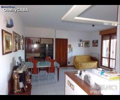 Appartamento ampio terrazzo e garage doppio - 8