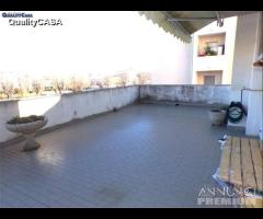 Appartamento ampio terrazzo e garage doppio - 17