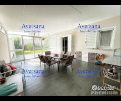 Villa capofila con ampio giardino - 11