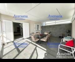 Villa capofila con ampio giardino - 12