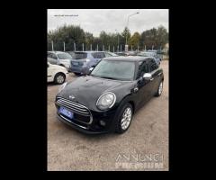 Mini Cooper D 1.5 Anno 2015 Full Navi