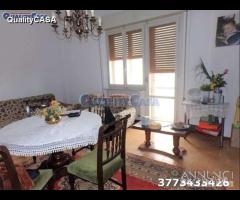 Appartamento con tre balconi a castelferretti