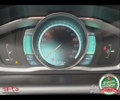 VOLVO XC60 D4 AWD Momentum - 6