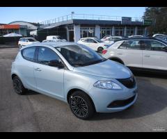 Lancia Ypsilon 1.0 FireFly 5 porte S&S Hybrid Oro