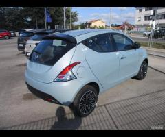Lancia Ypsilon 1.0 FireFly 5 porte S&S Hybrid Oro