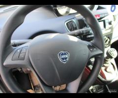 Lancia Ypsilon 1.0 FireFly 5 porte S&S Hybrid Oro - 11