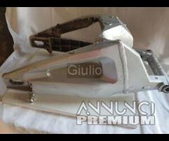 FORCELLONE RUOTA WHEEL SWINGARM SUZUKI GSR 600 200